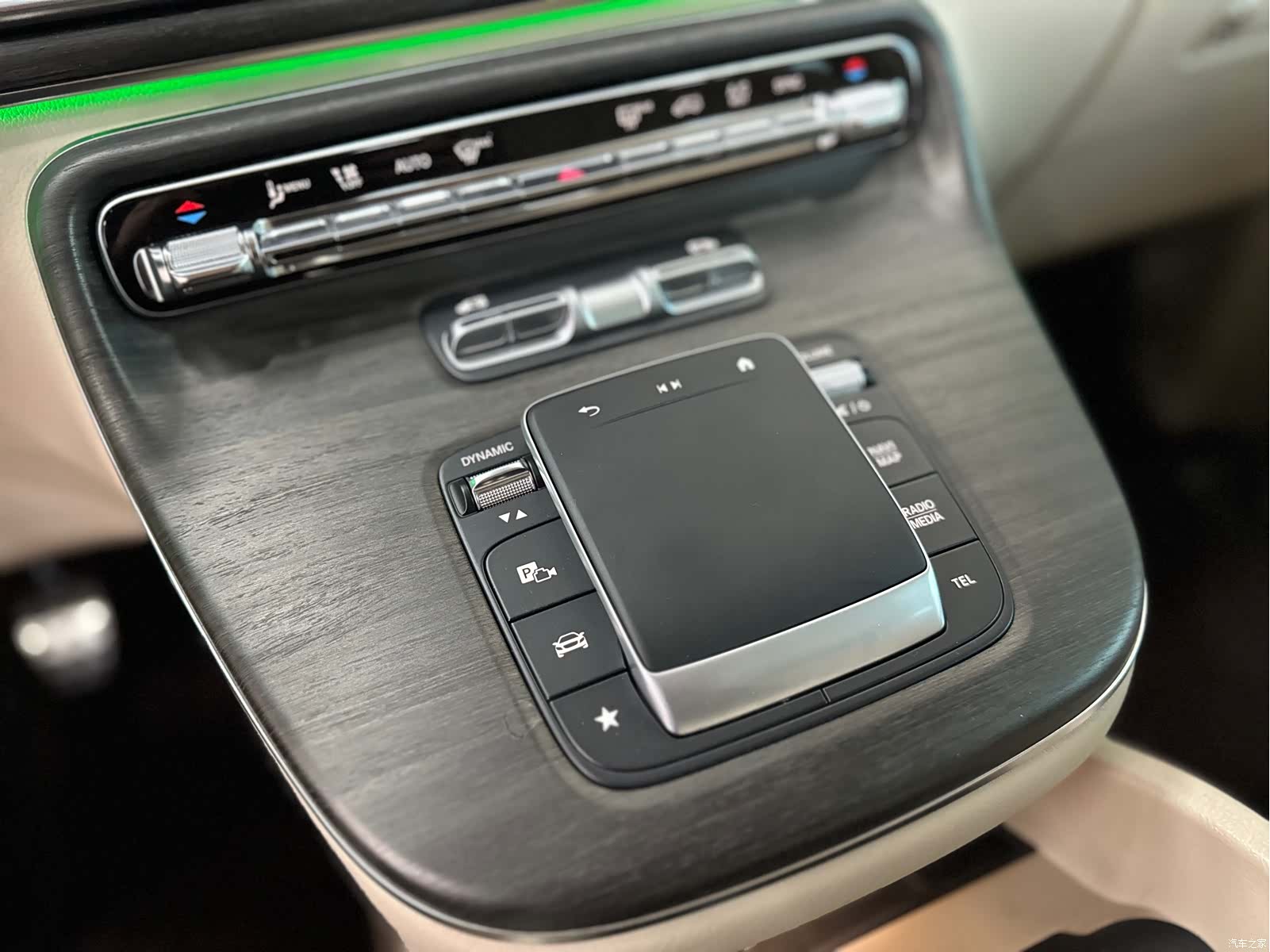 Mercedes-Benz V-Class, 2024 12