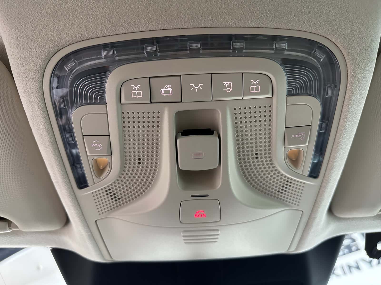Mercedes-Benz V-Class, 2024 17