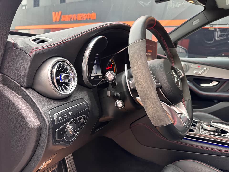 Mercedes-Benz GLC AMG