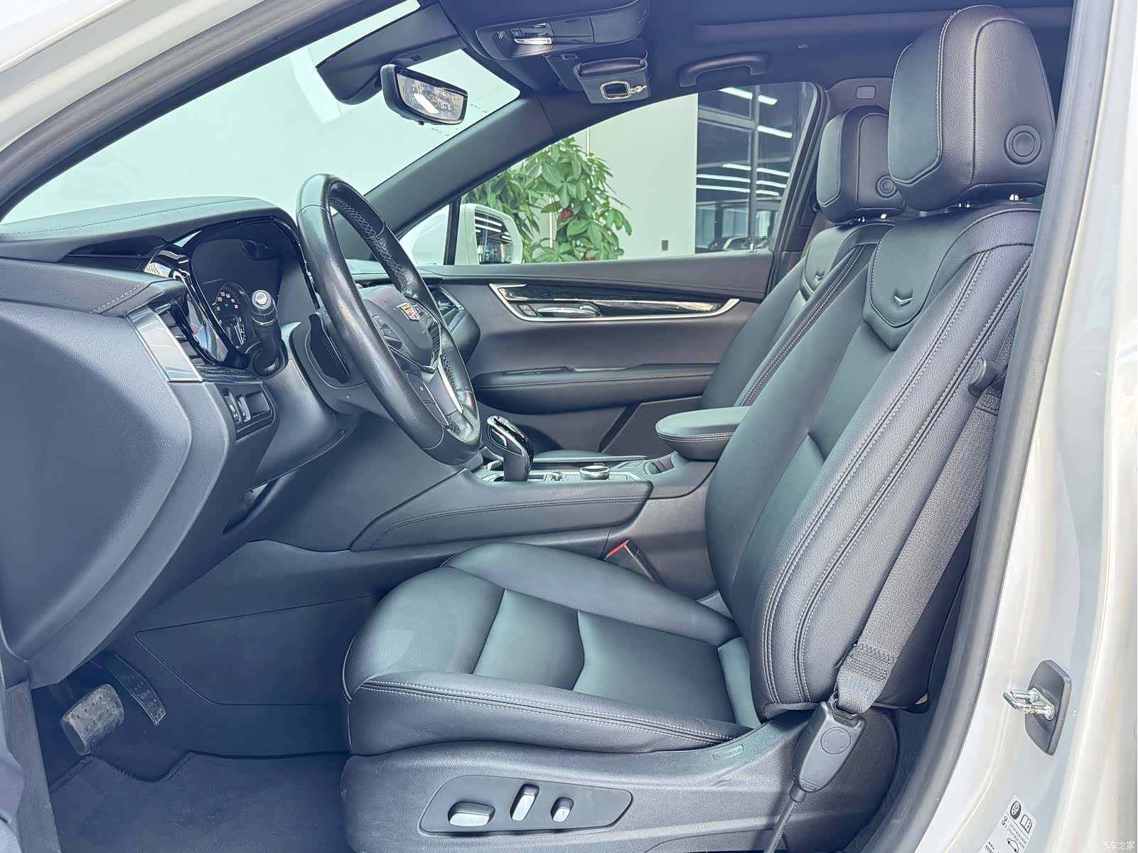 Cadillac XT5, 2021 все фото