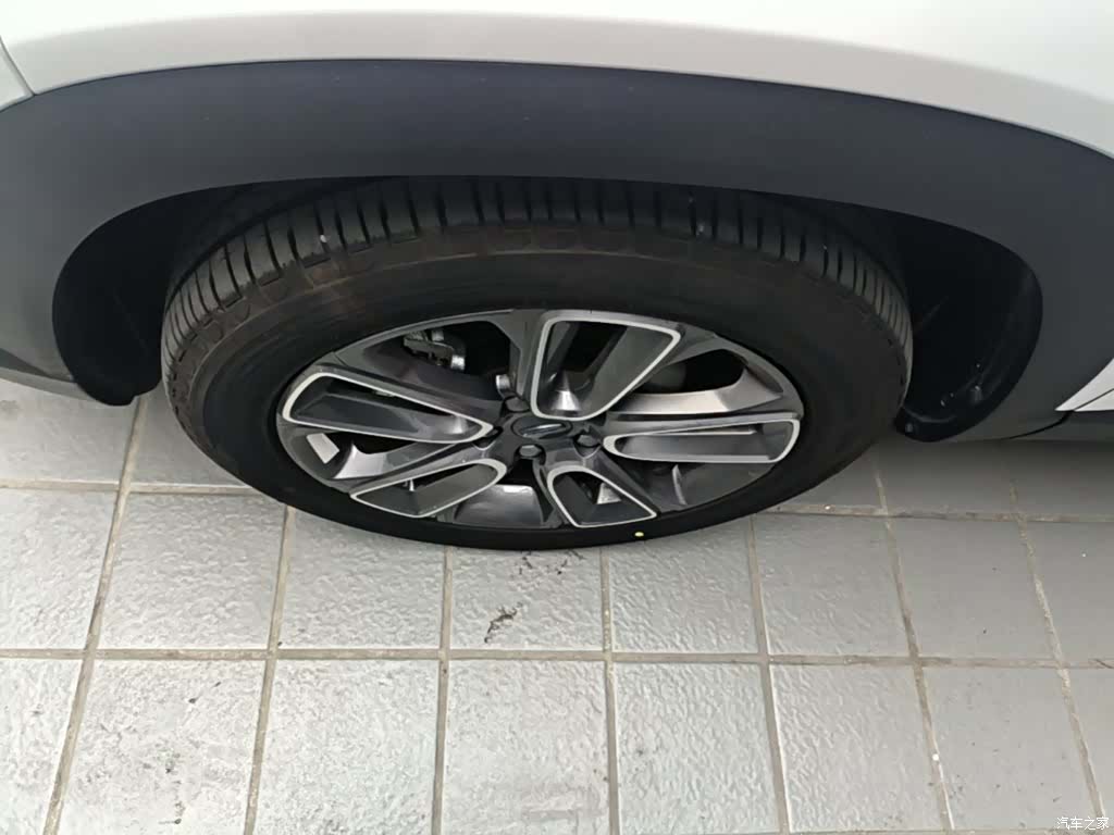 Geely Icon, 2025 23
