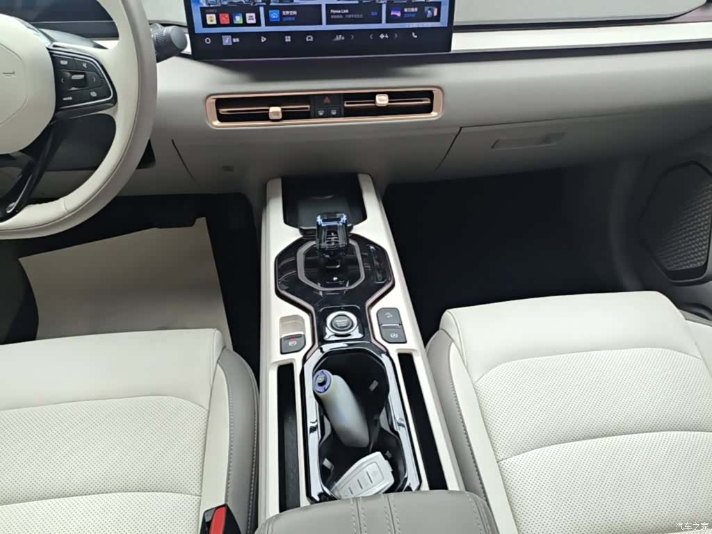 Geely Icon, 2025 14