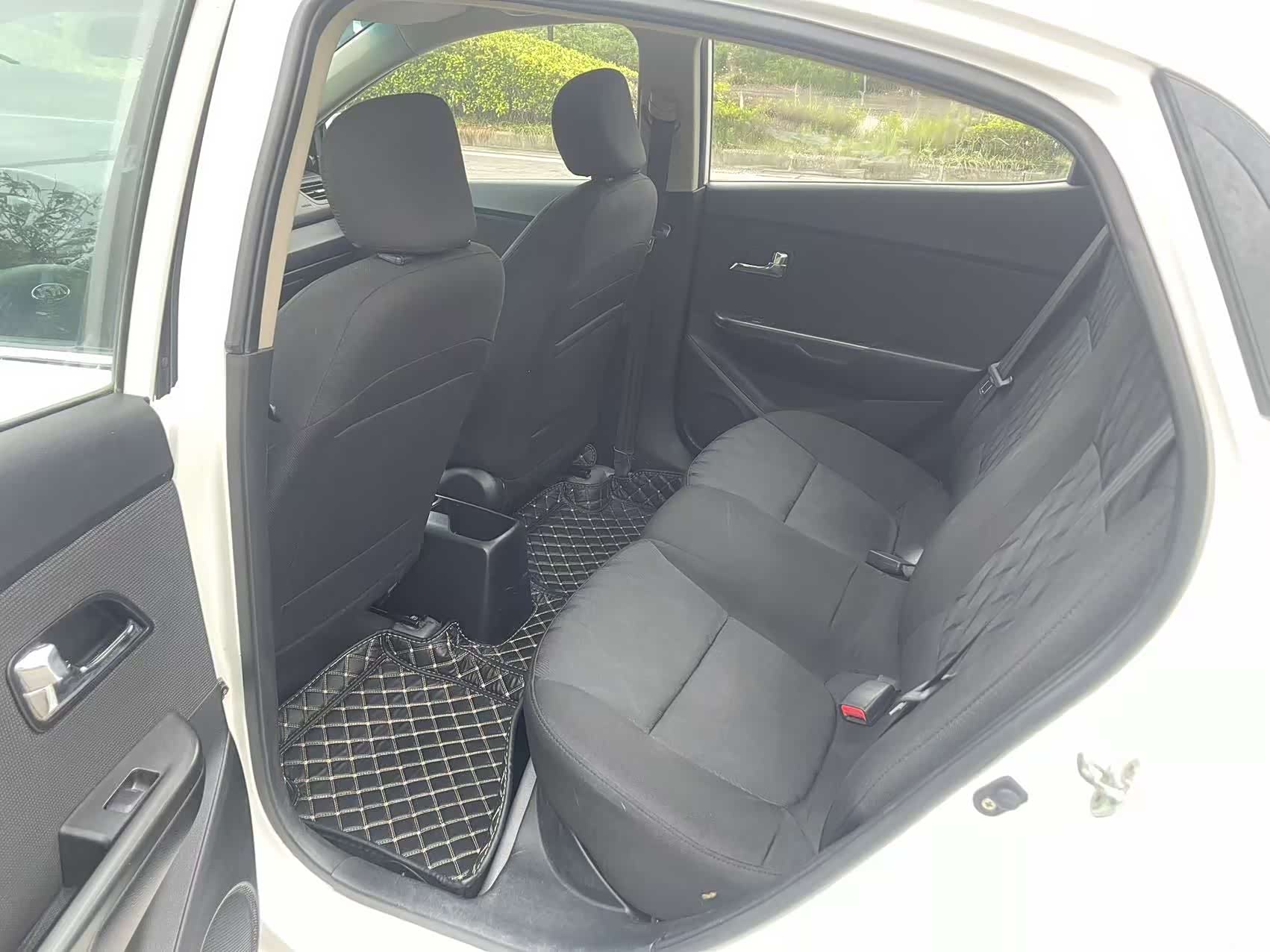 Kia K2, 2012 8