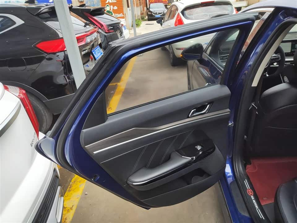 Kia K5 Kia K5