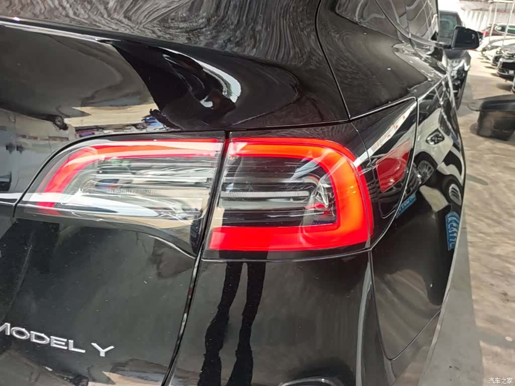 Tesla Model Y, 2023 8