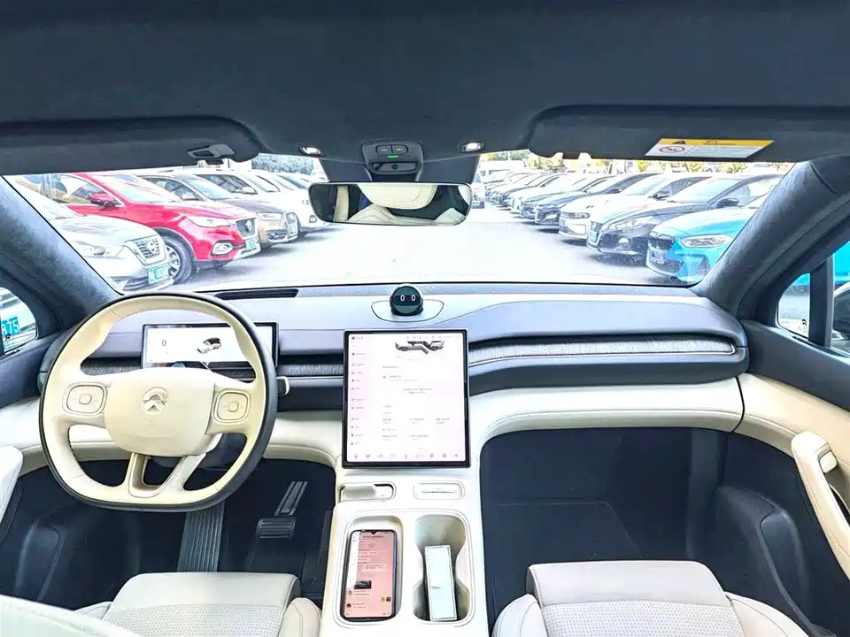 NIO ES6