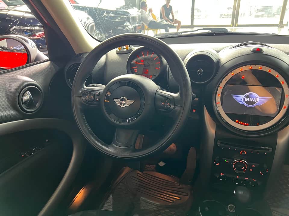 MINI COUNTRYMAN