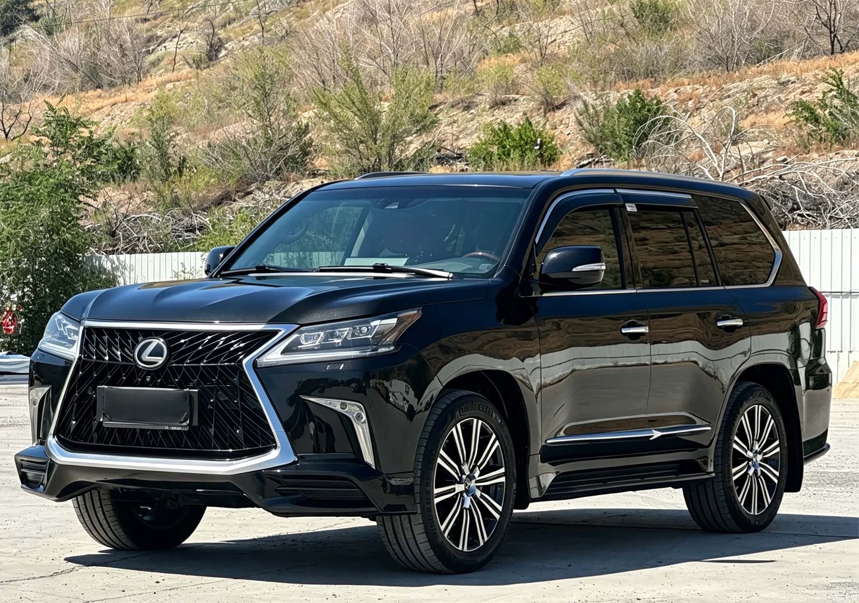 Lexus LX