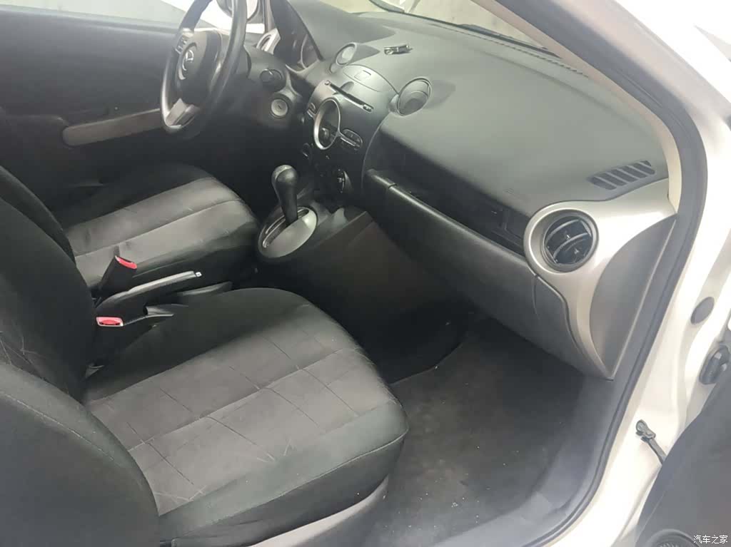 Mazda 2, 2014 4