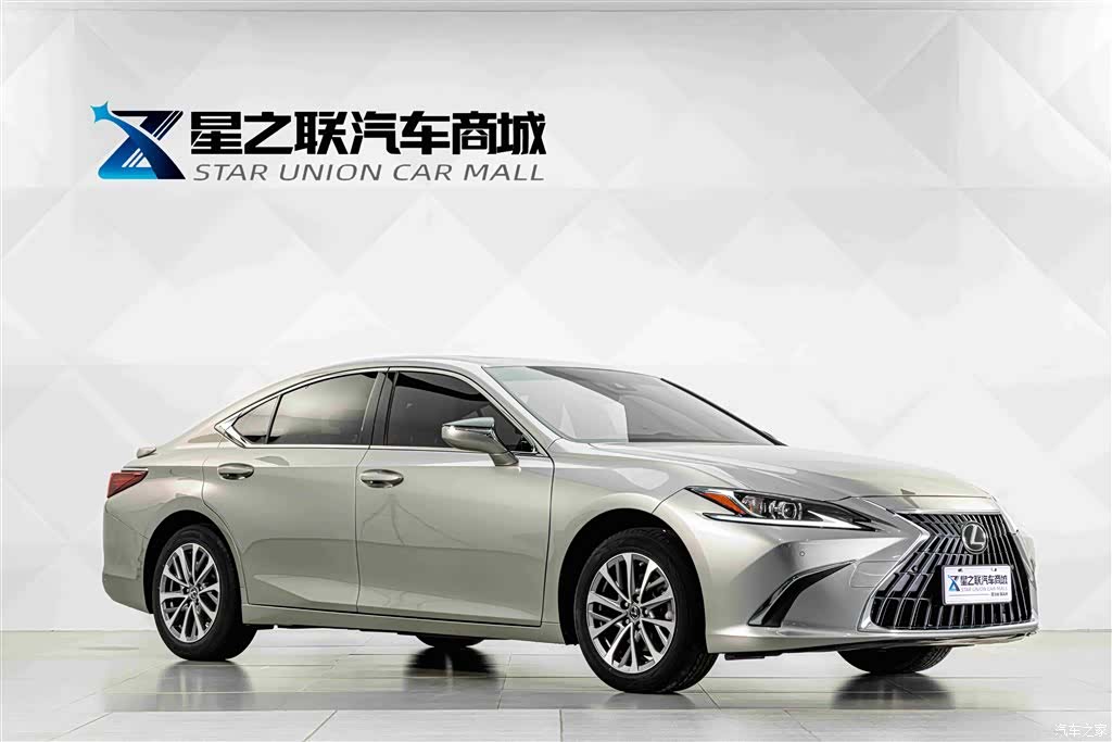 Lexus ES, 2024 все фото
