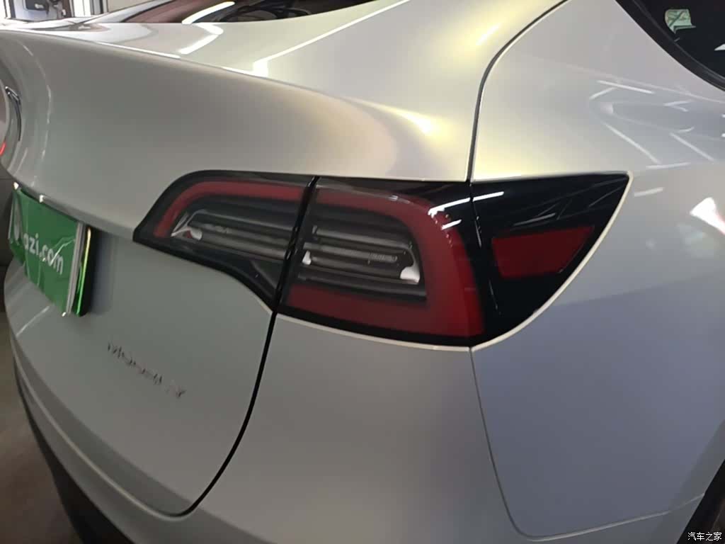 Tesla Model Y, 2024 8