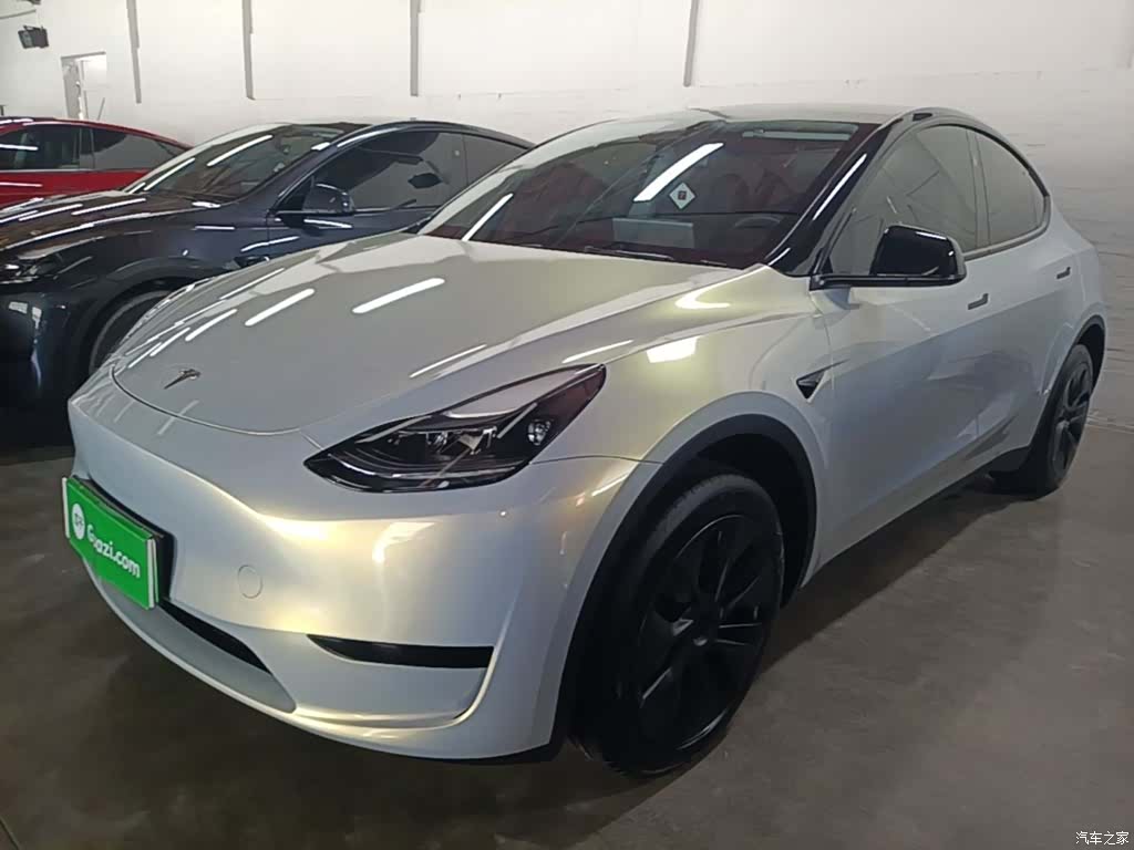 Tesla Model Y, 2024 1