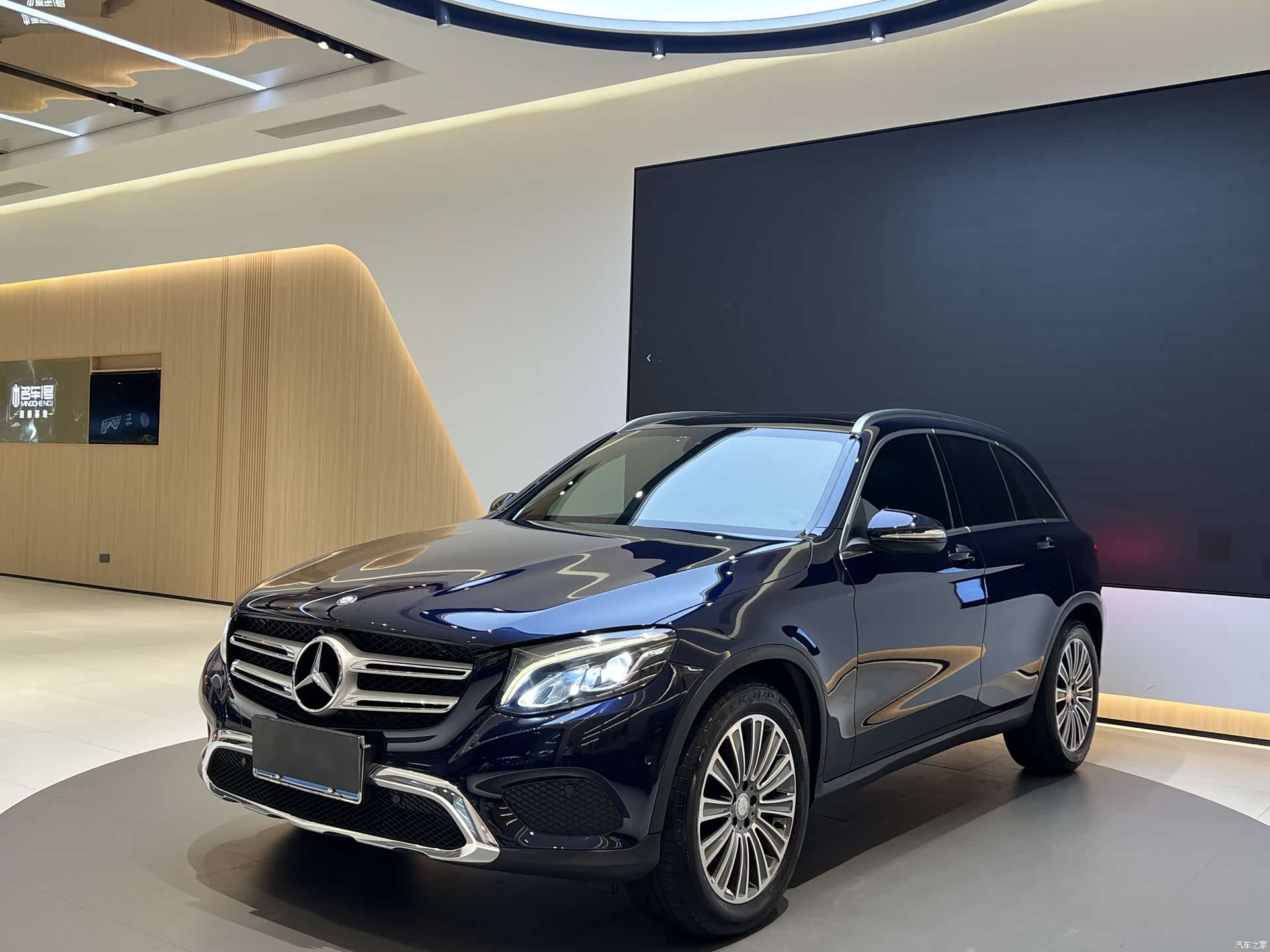 Mercedes-Benz GLC, 2016 1