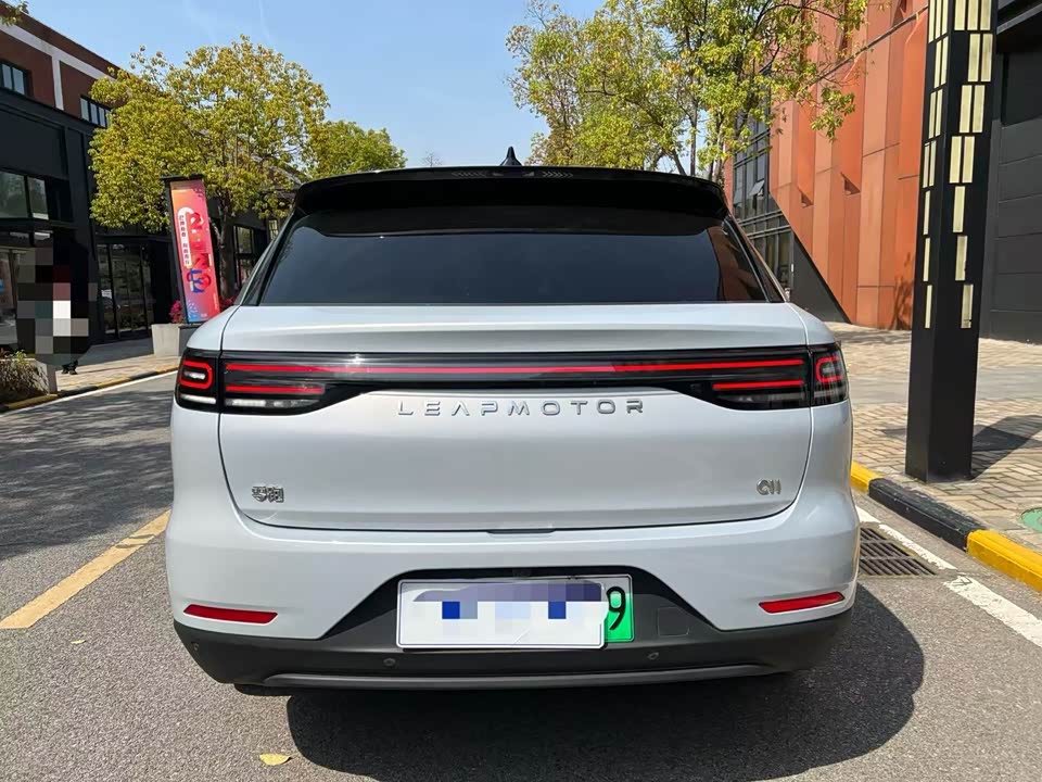 Leapmotor C11
