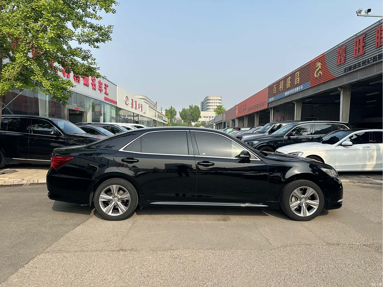 Toyota Crown, 2017 4