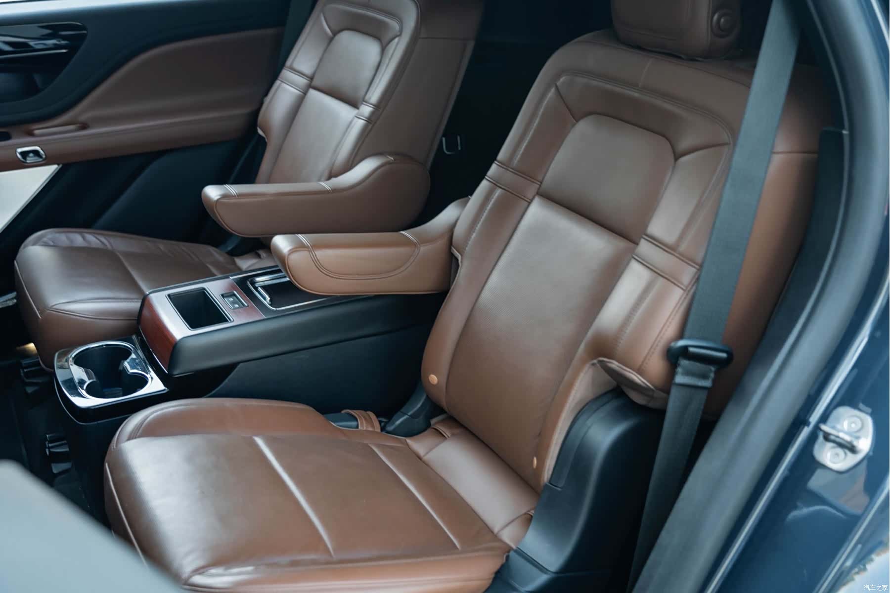 Lincoln Aviator, 2021 27