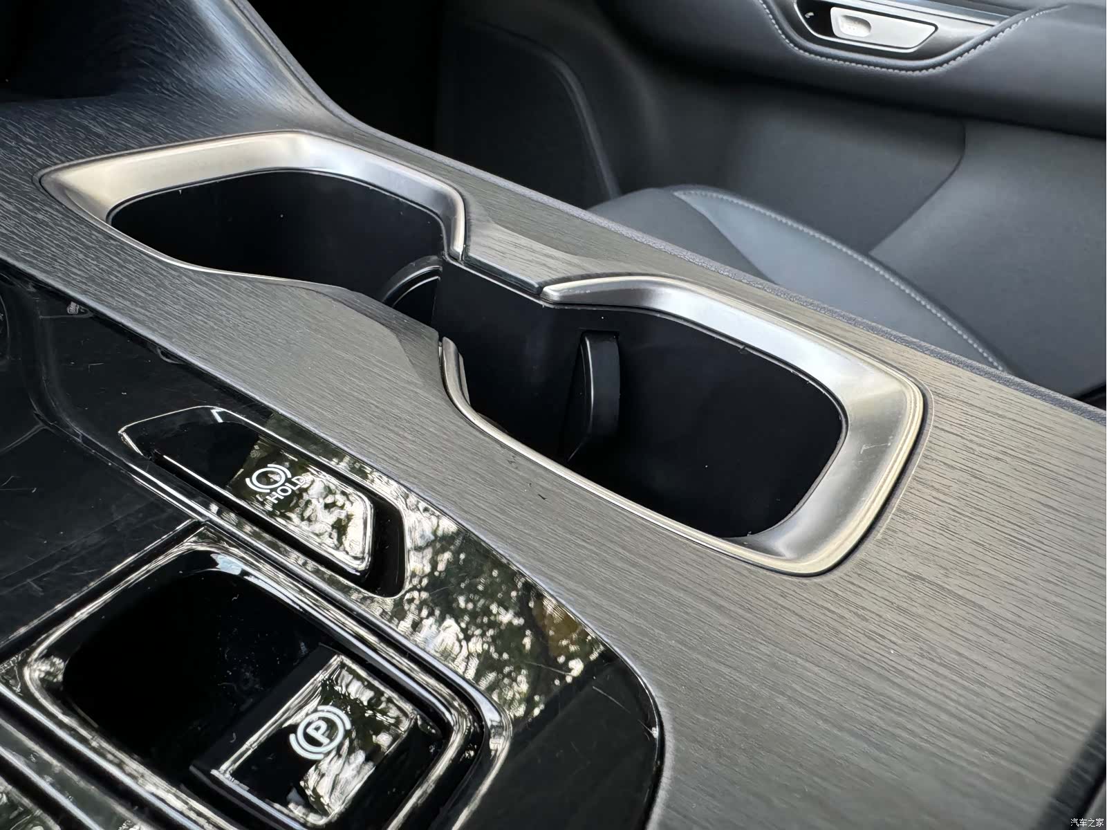 Lexus RZ, 2023 12