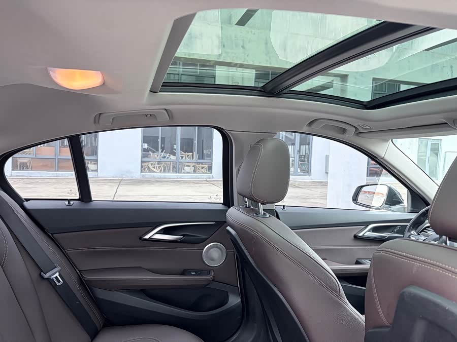 BMW 1 Series 2021, фото 17