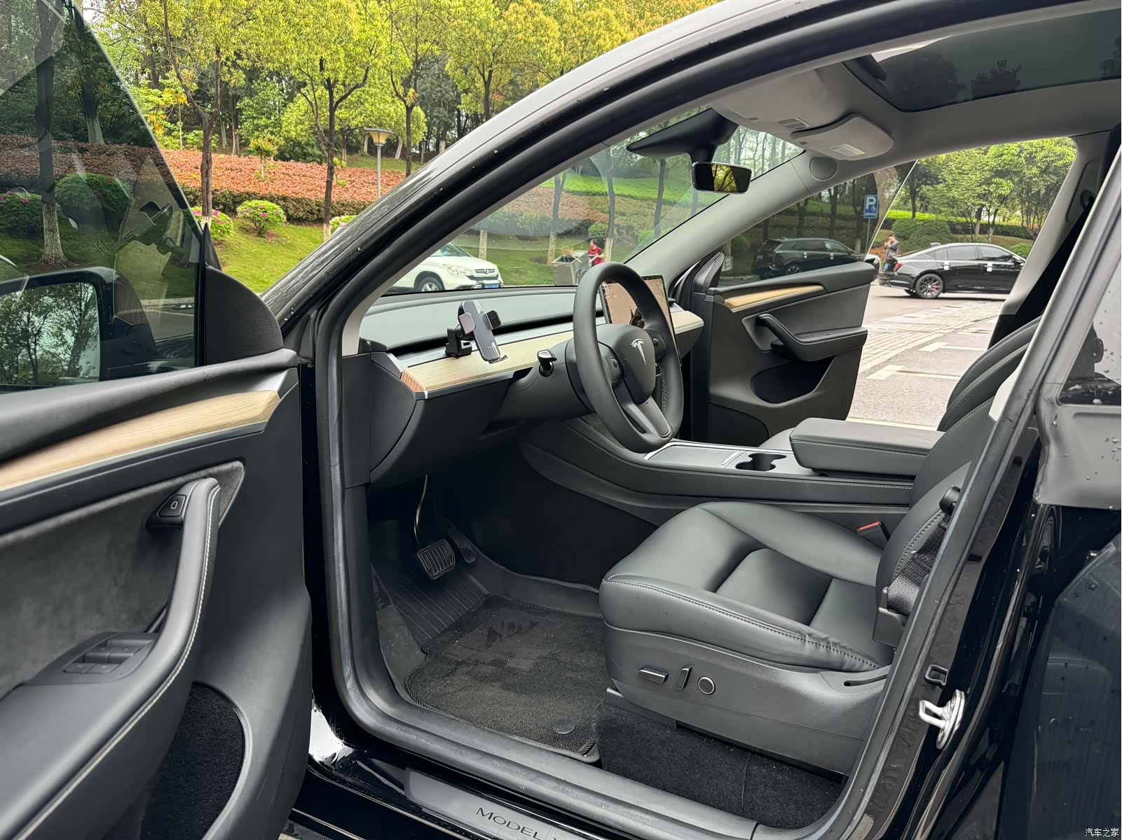Tesla Model Y, 2023 12