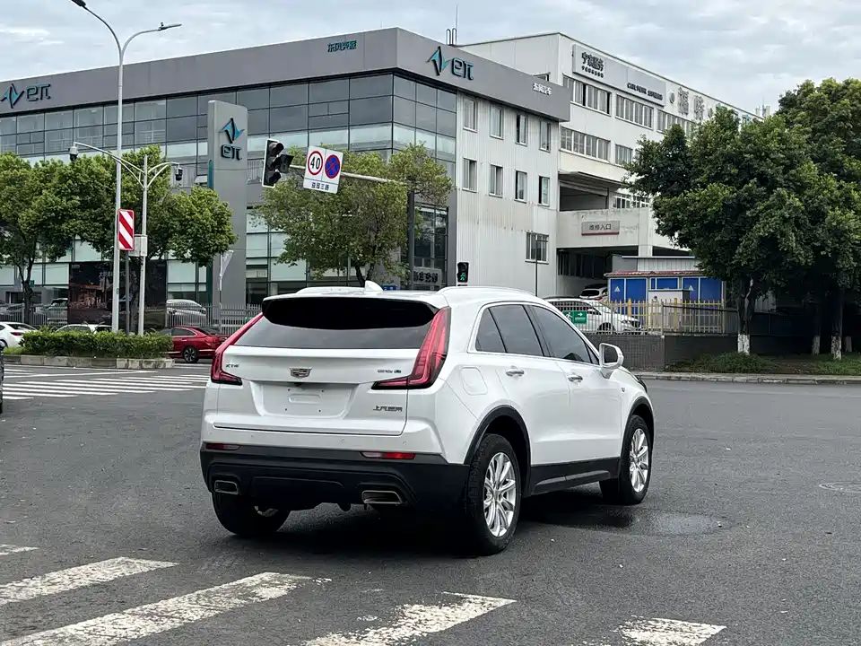 Cadillac XT4