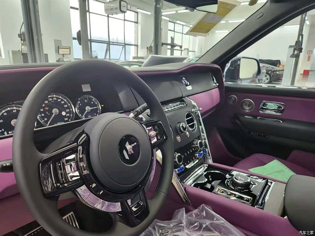 Rolls-Royce Cullinan, 2023 7