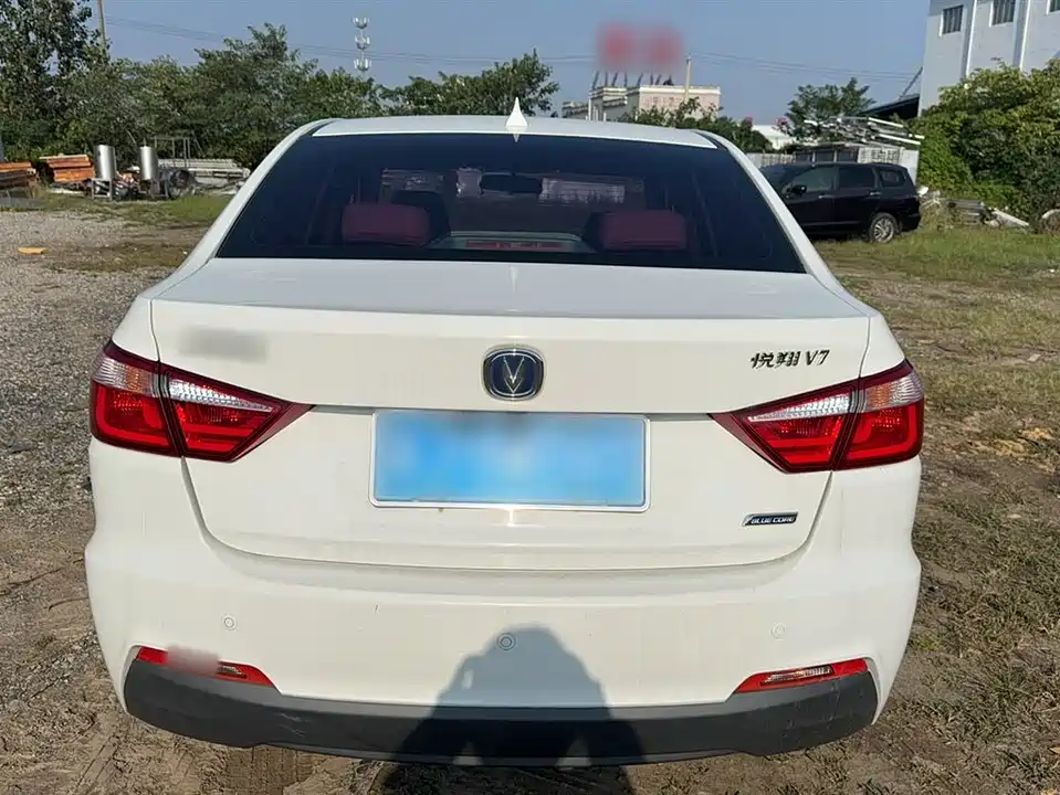 Changan Yuexiang V7