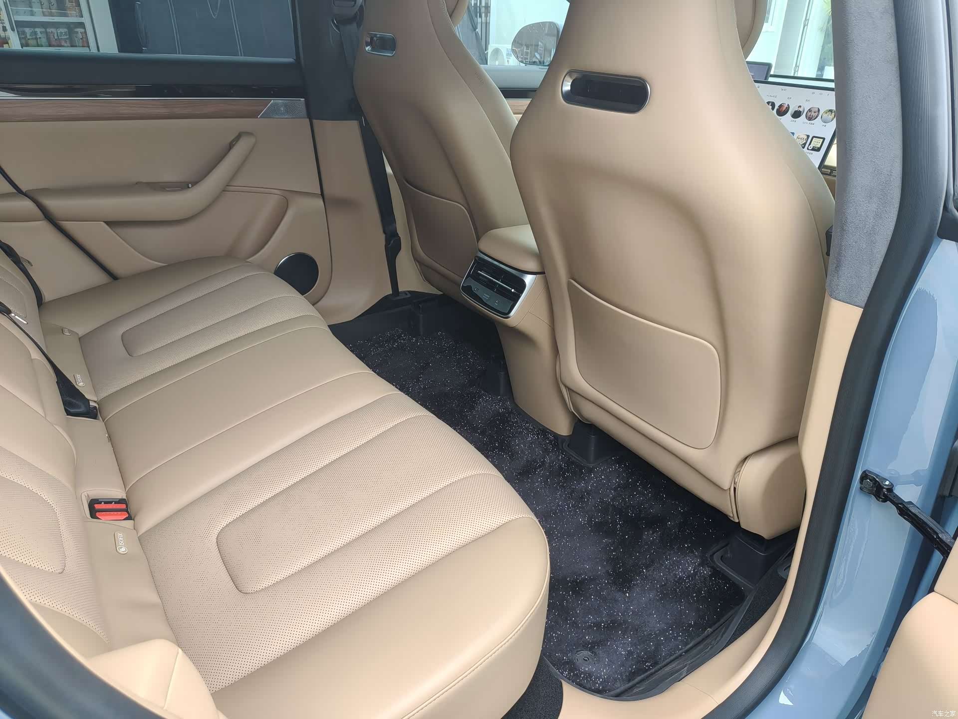 Luxeed R7, 2025 13