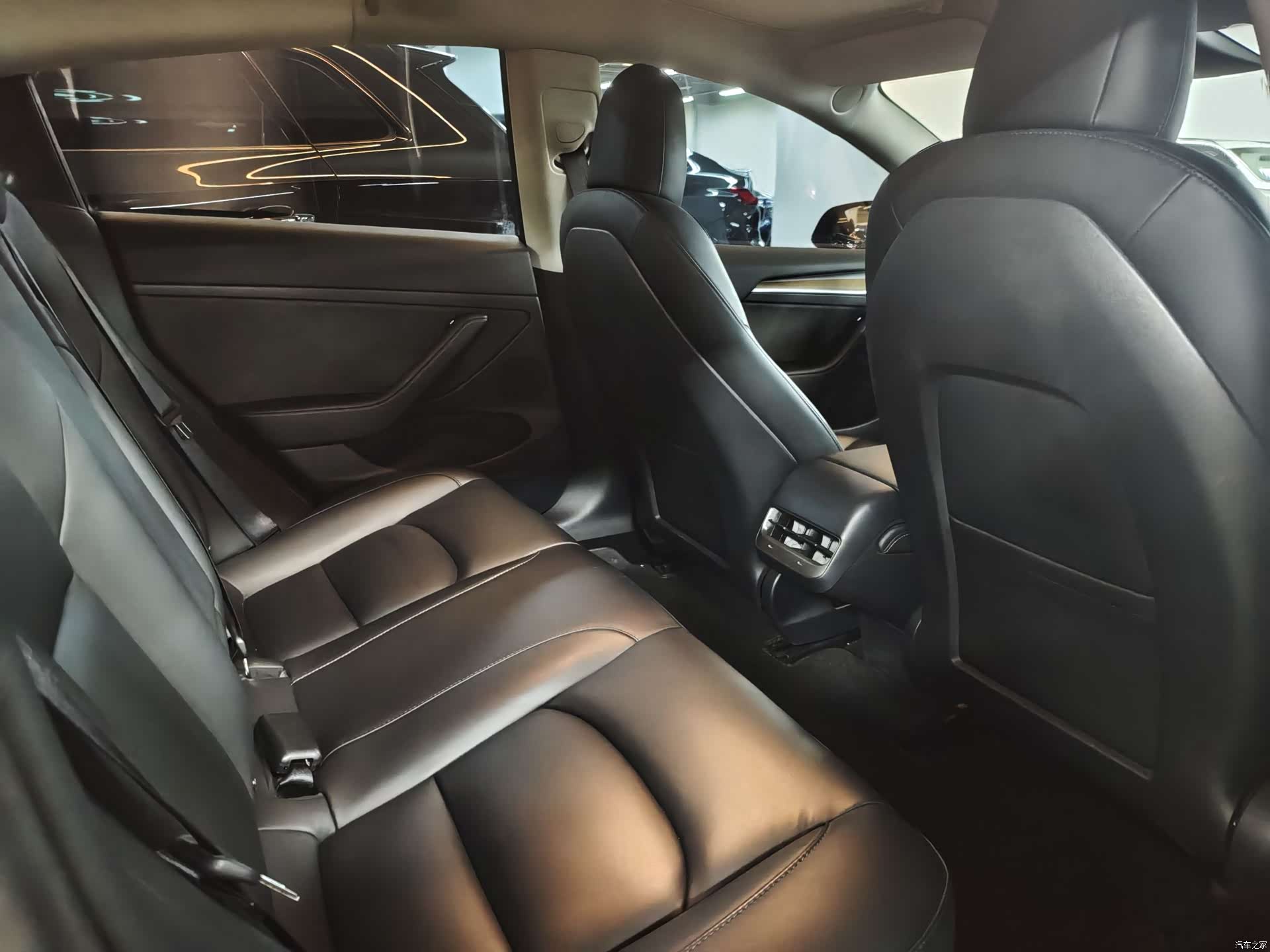 Tesla Model 3, 2021 12