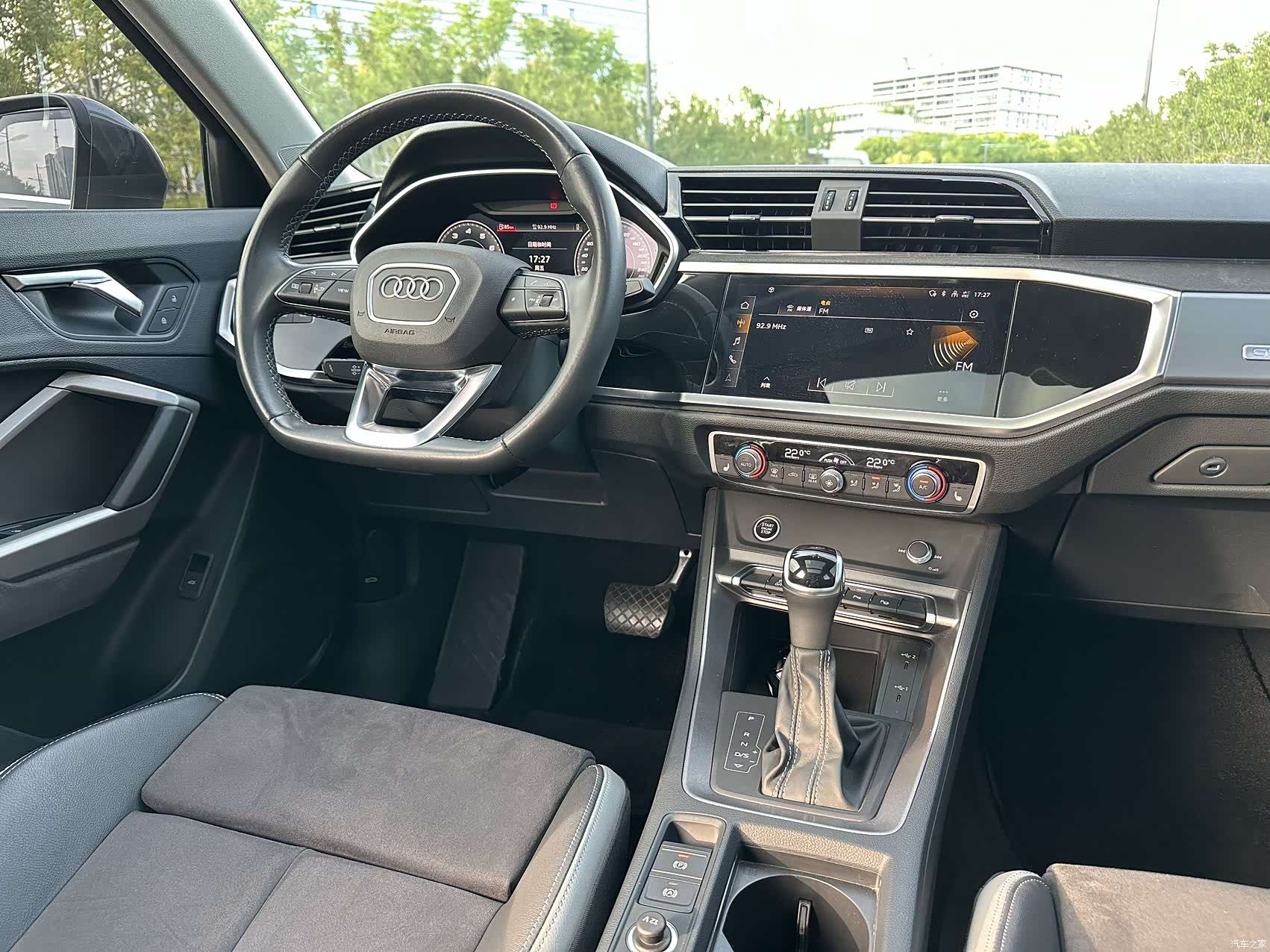 Audi Q3, 2022 11