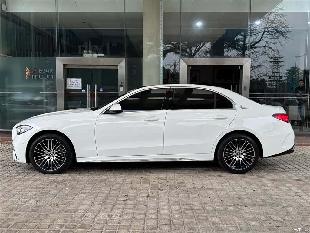 Mercedes-Benz C-Class, 2022 4
