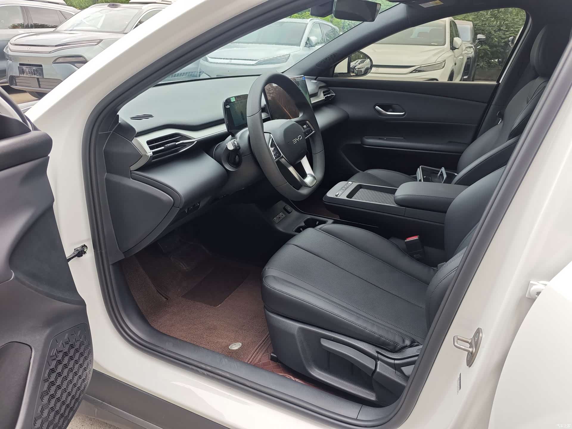 BYD e7, 2025 10