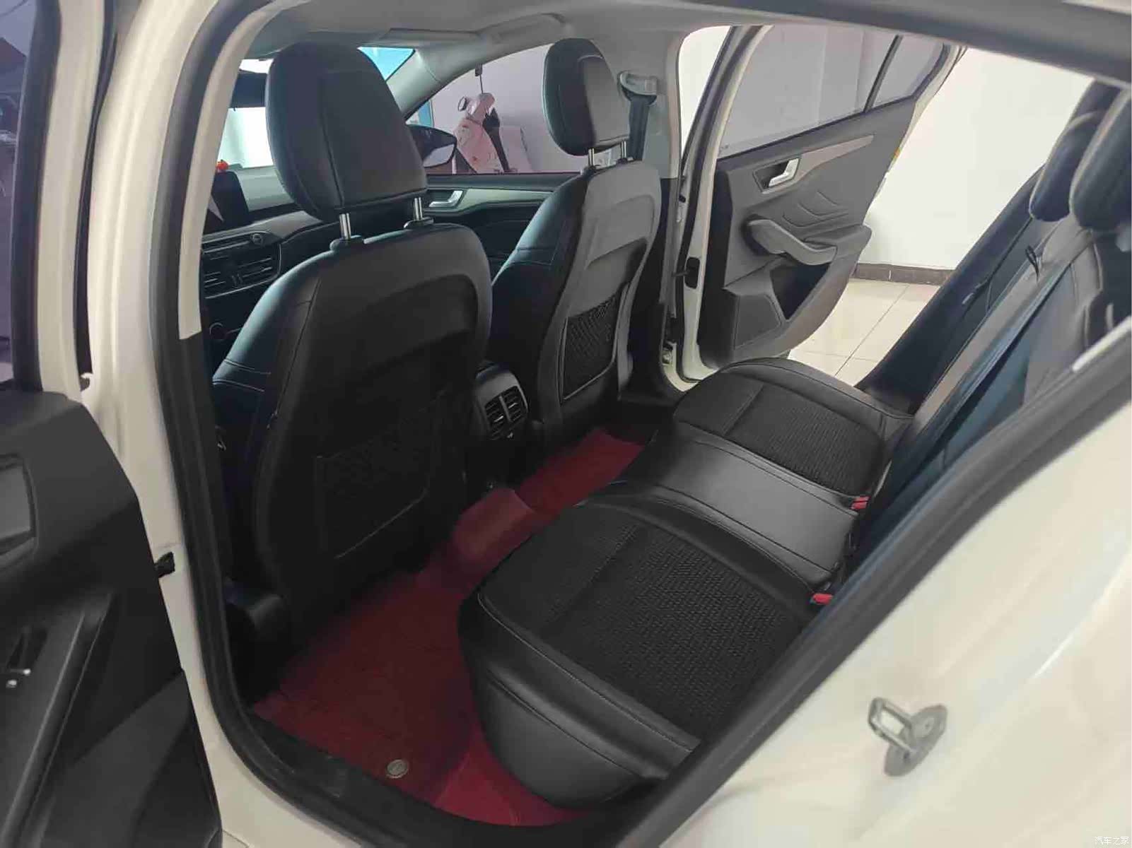 Ford Focus, 2020 11