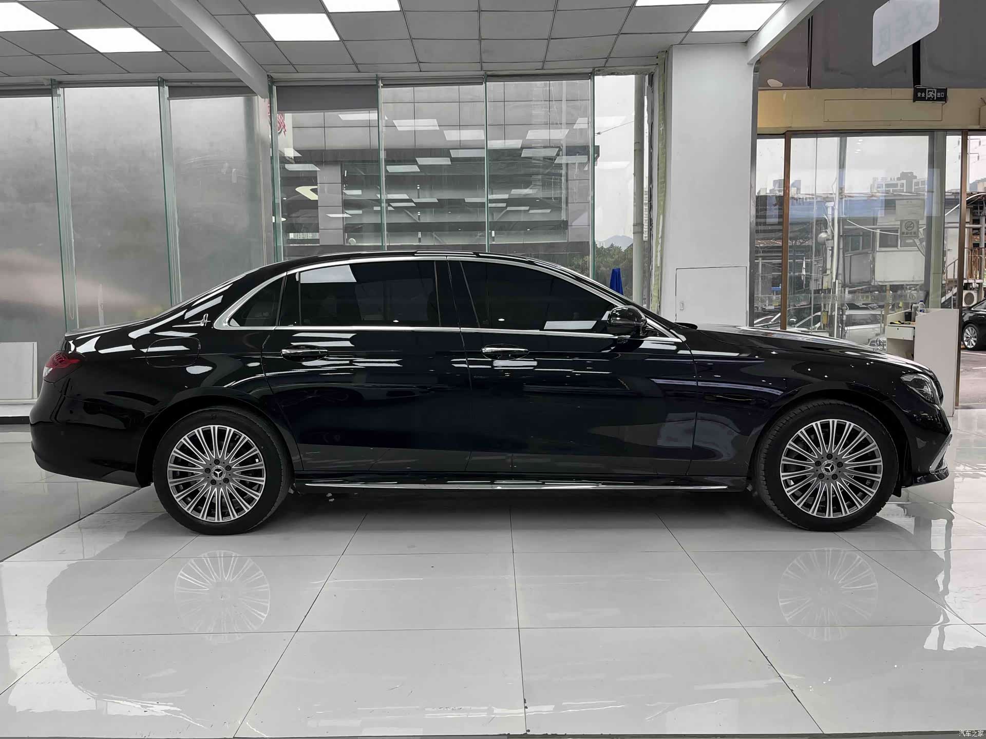 Mercedes-Benz E-Class, 2024 10