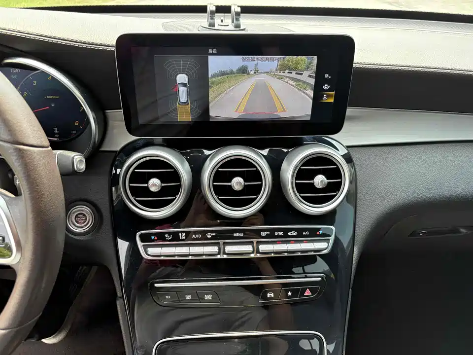 Mercedes-Benz GLC Mercedes-Benz GLC