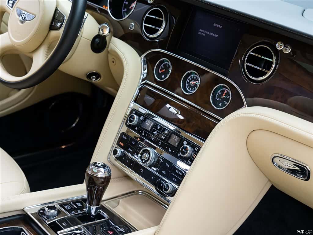 Bentley Mulsanne, 2016 19