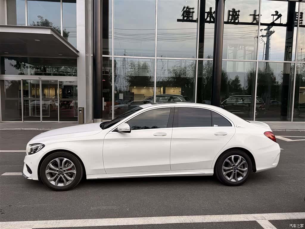 Mercedes-Benz C-Class, 2018 3