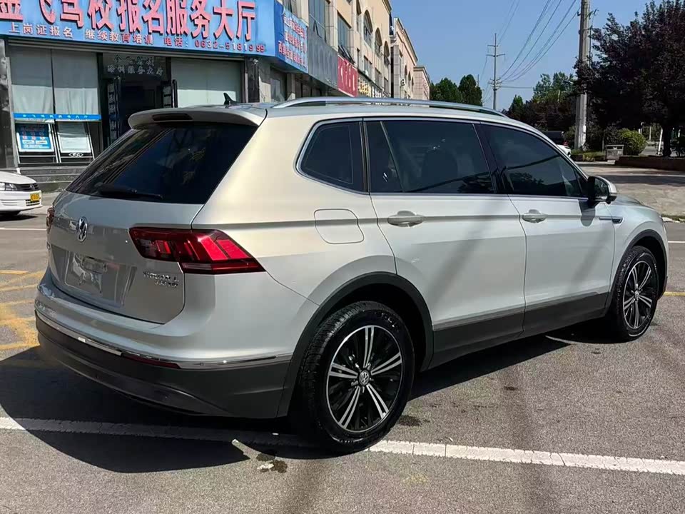 Volkswagen Tiguan L