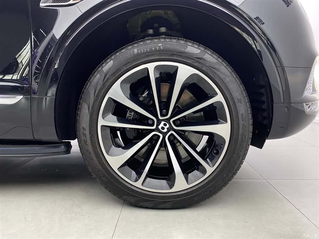 Bentley Bentayga, 2018 39