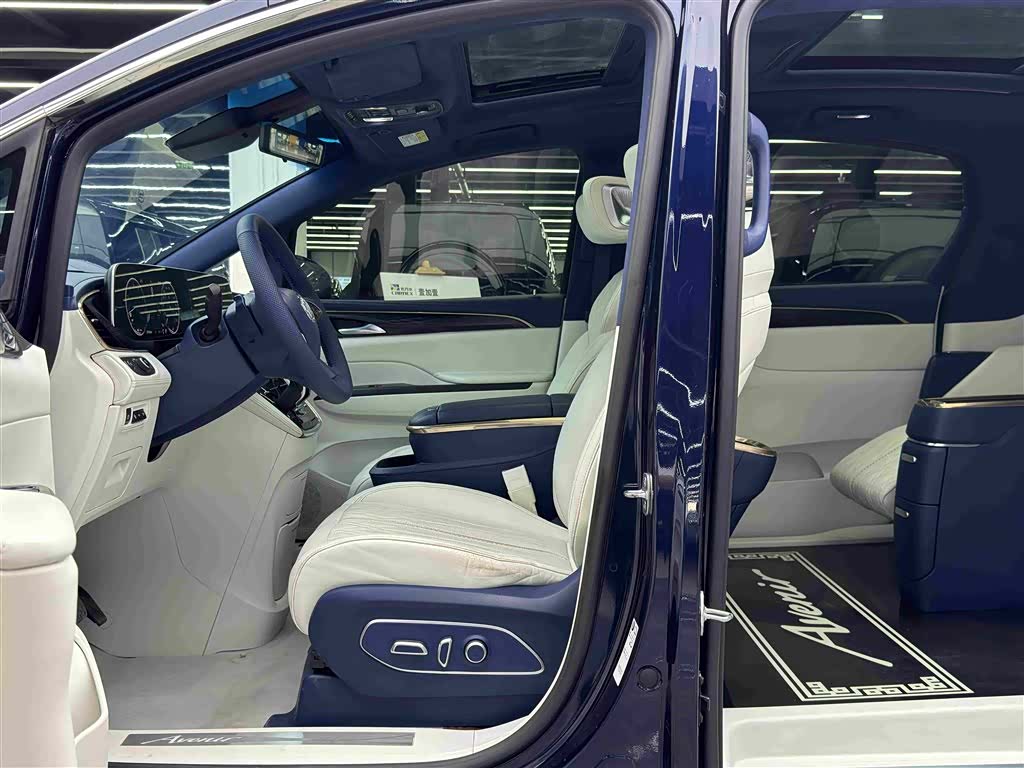 Buick GL8, 2020 8