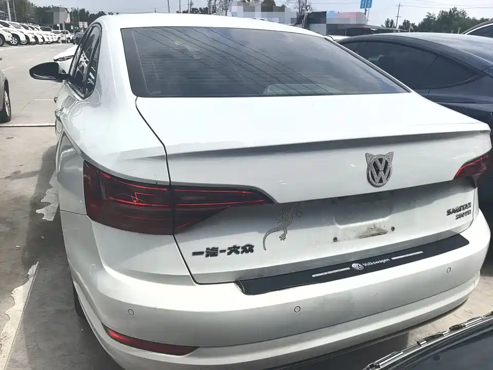 Volkswagen Sagitar