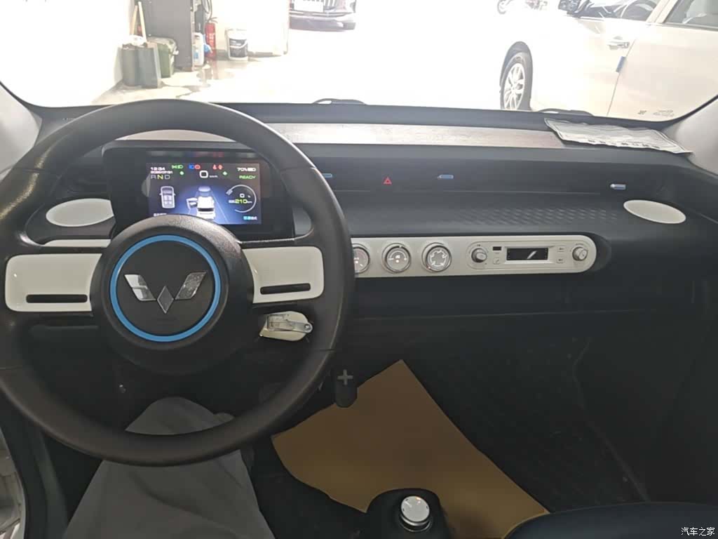 Wuling MINIEV, 2022 10