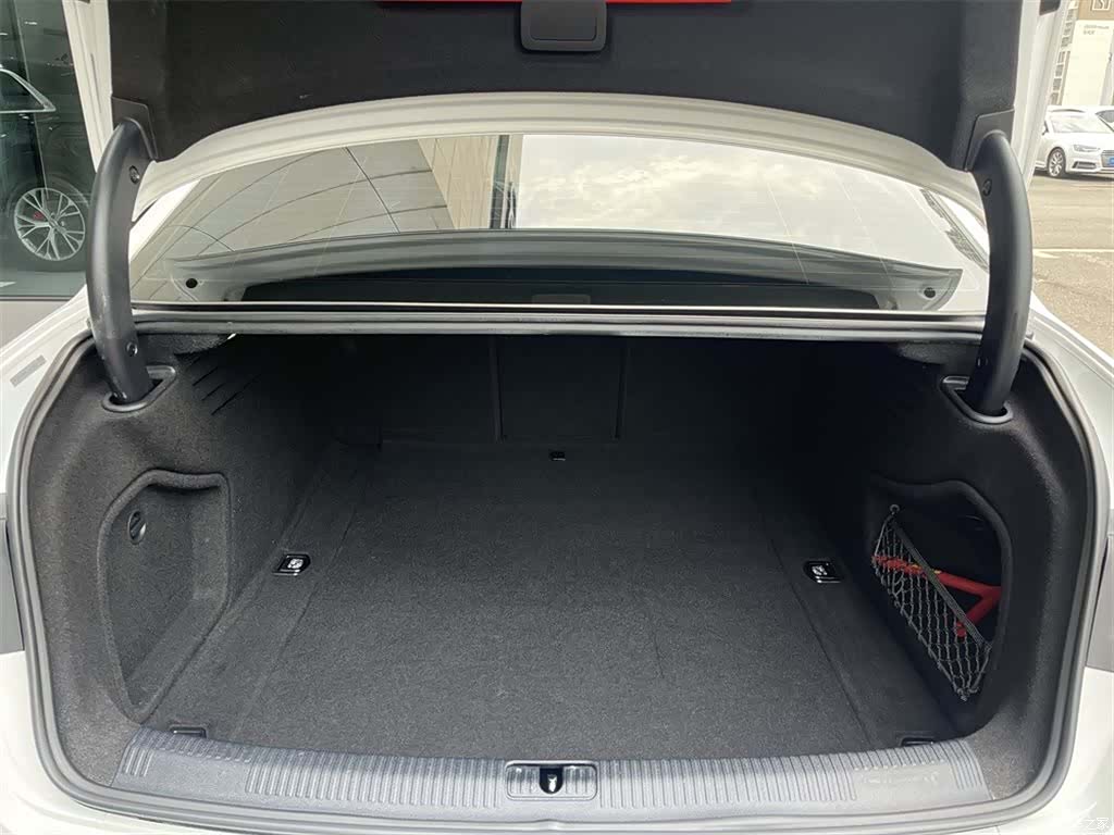 Audi A4L, 2020 9