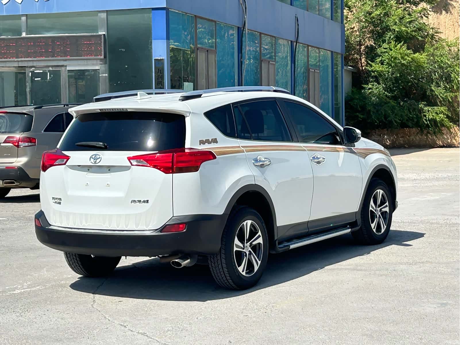 Toyota RAV4, 2016 9