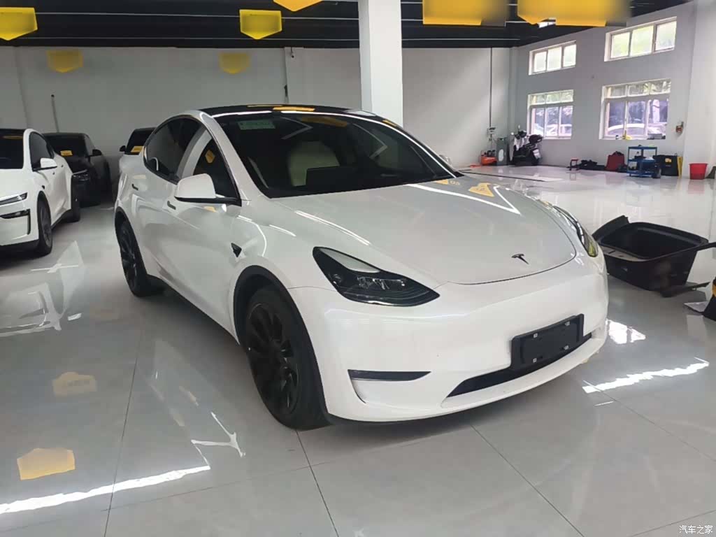 Tesla Model Y, 2021 4