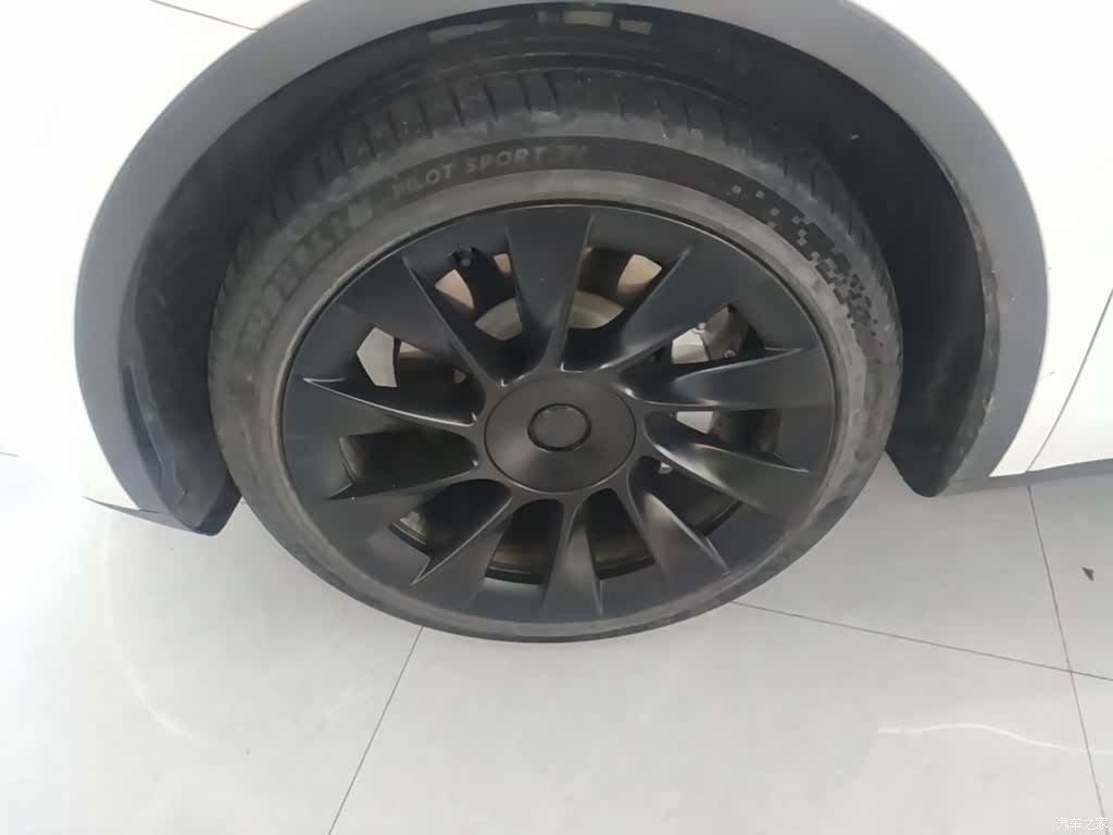 Tesla Model Y, 2021 21