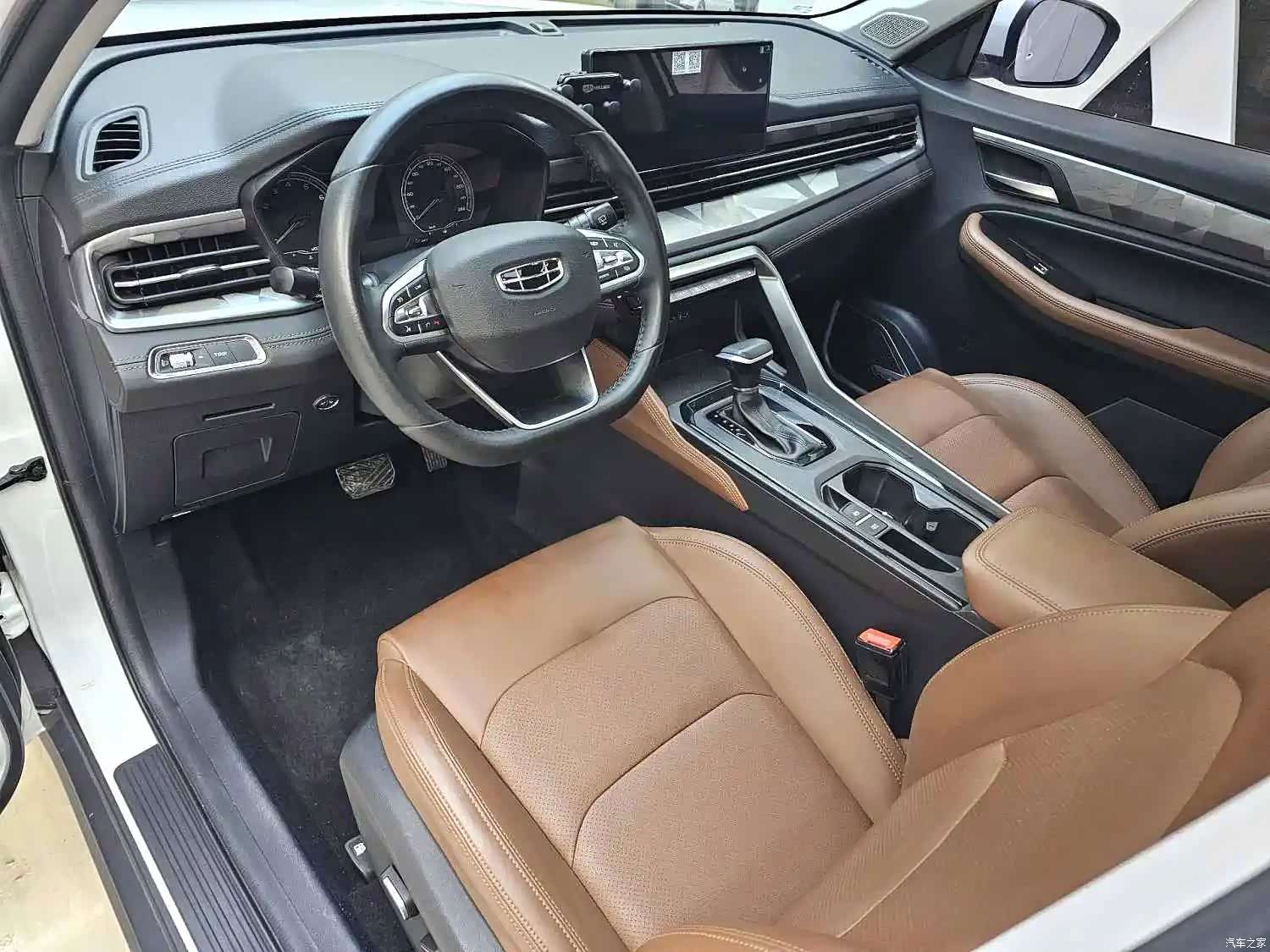 Geely X6, 2023 15