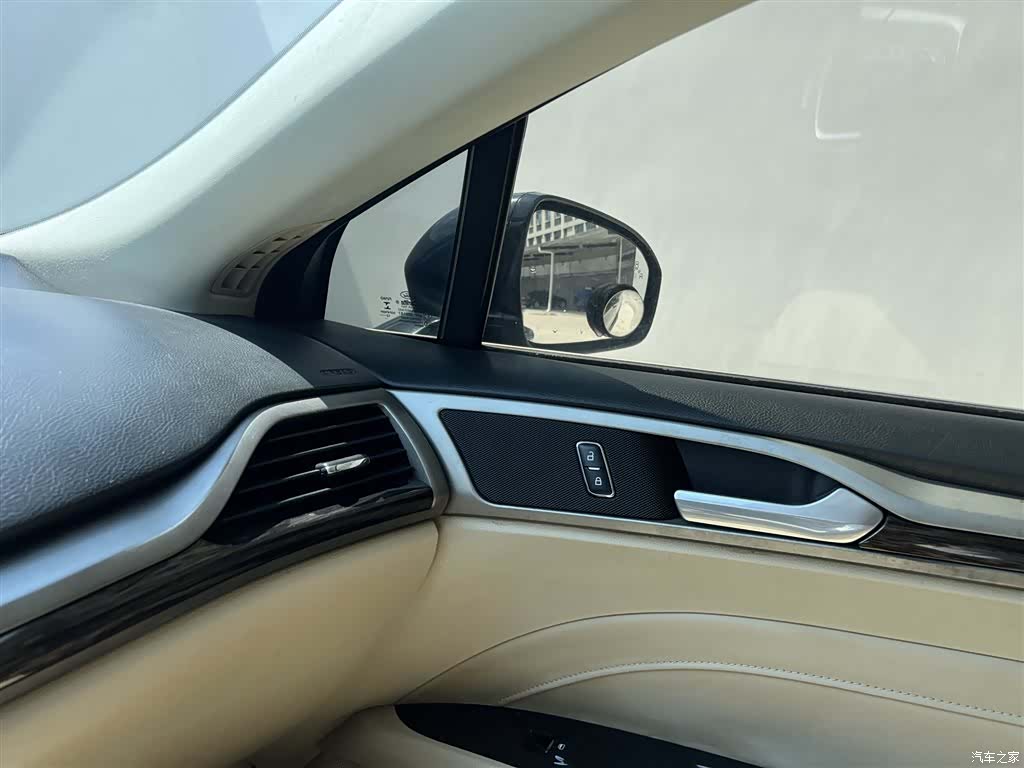 Ford Mondeo, 2014 12