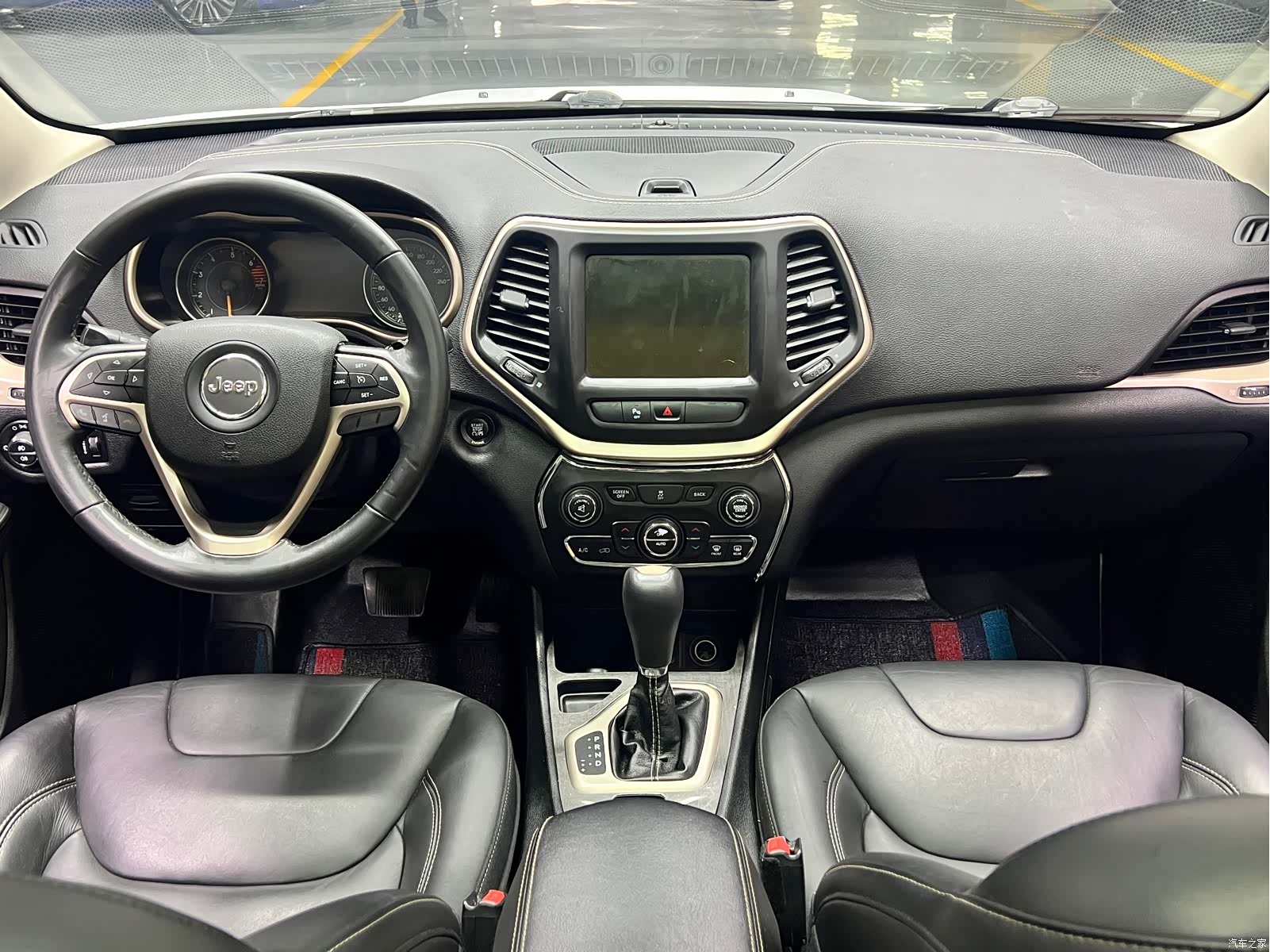 Jeep Cherokee, 2016 11