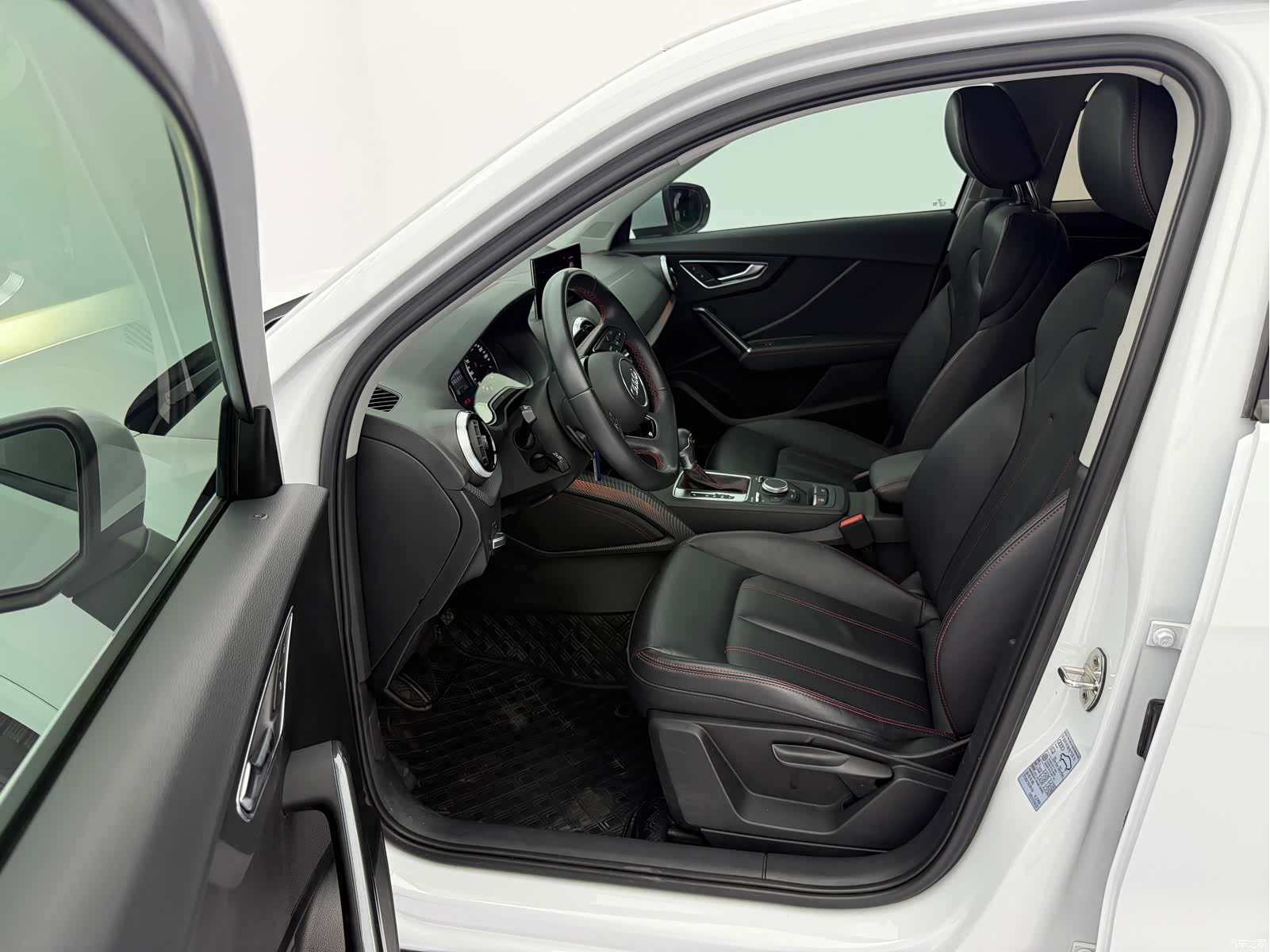 Audi Q2L, 2023 22