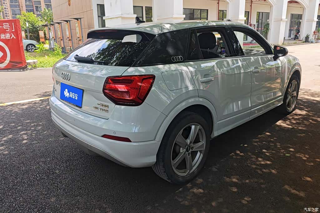 Audi Q2L, 2021 3